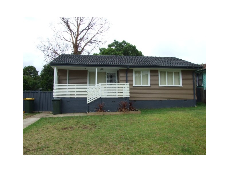82 BULOLO DRIVE, Whalan NSW 2770