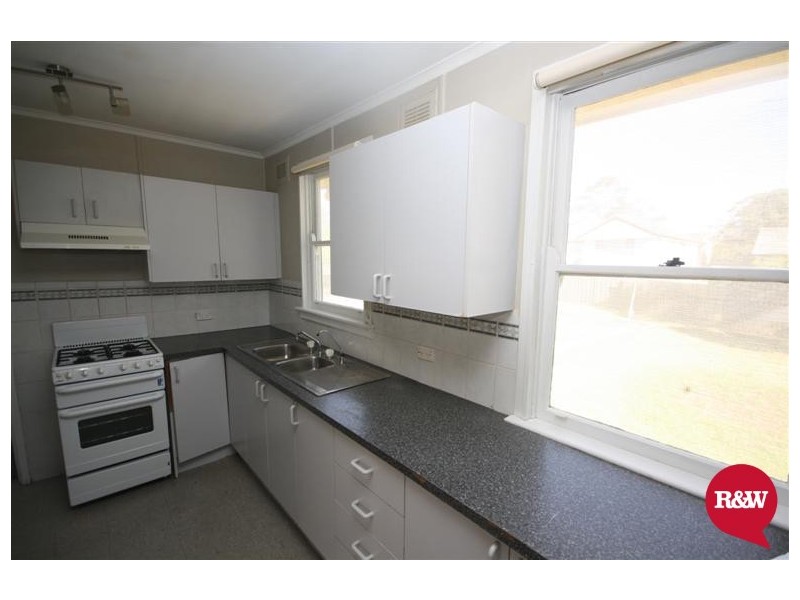 25 Feramin Avenue, Whalan NSW 2770