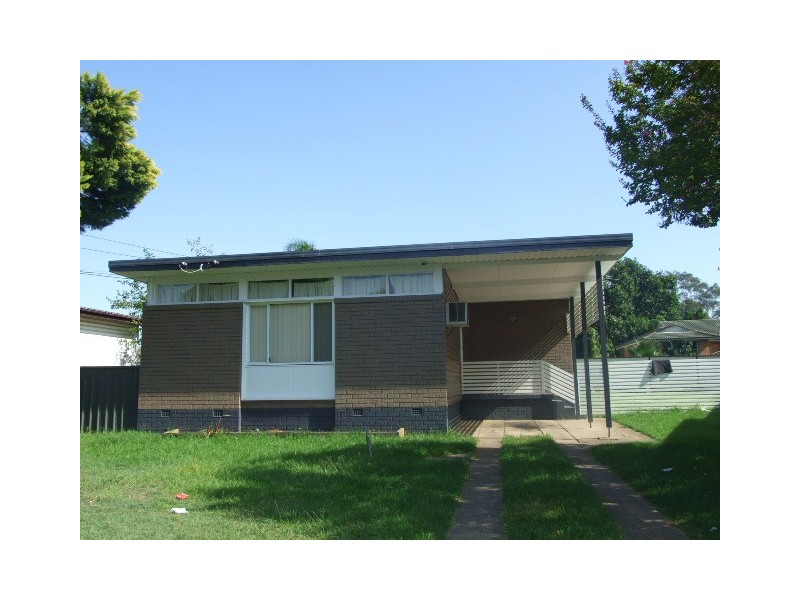 12 PICOT PLACE, Blackett NSW 2770