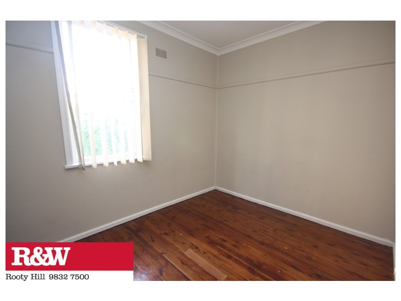 11 SADDINGTON STREET, St Marys NSW 2760