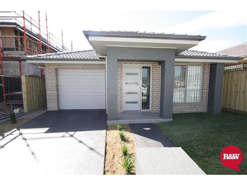 6 Twynam Place, Minto NSW 2566