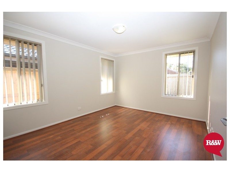 6 Twynam Place, Minto NSW 2566