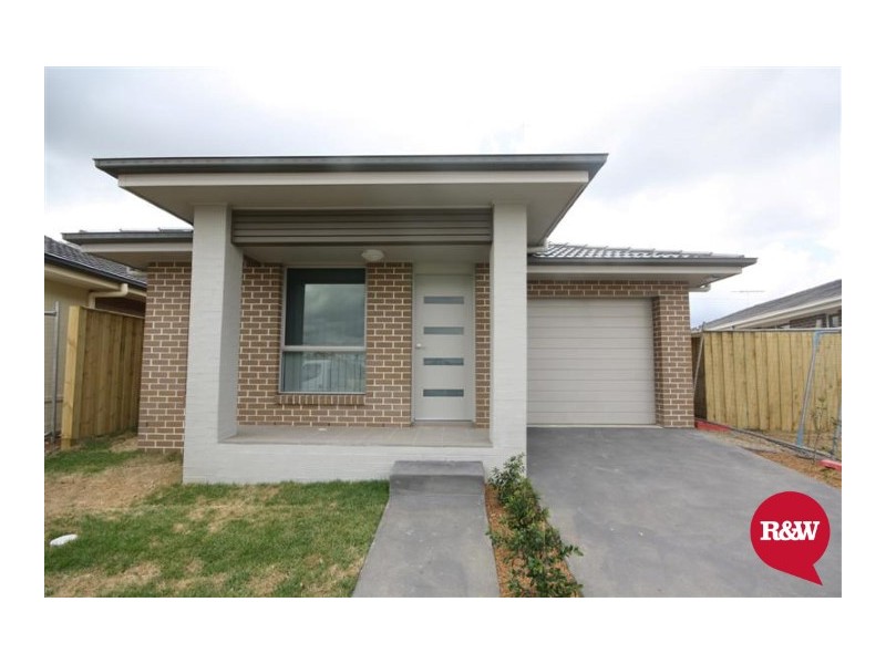 21 Grampian Avenue, Minto NSW 2566