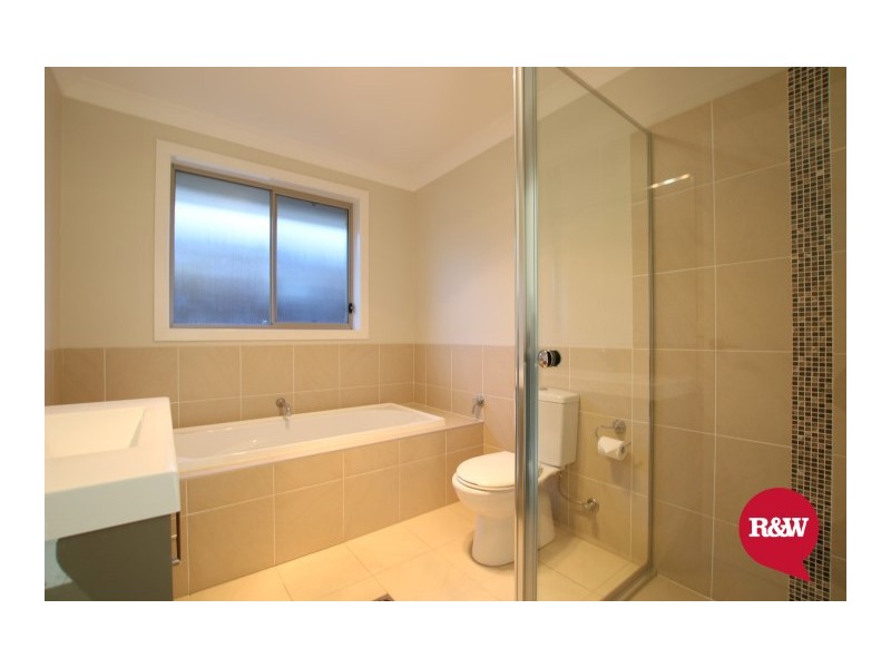 21 Grampian Avenue, Minto NSW 2566