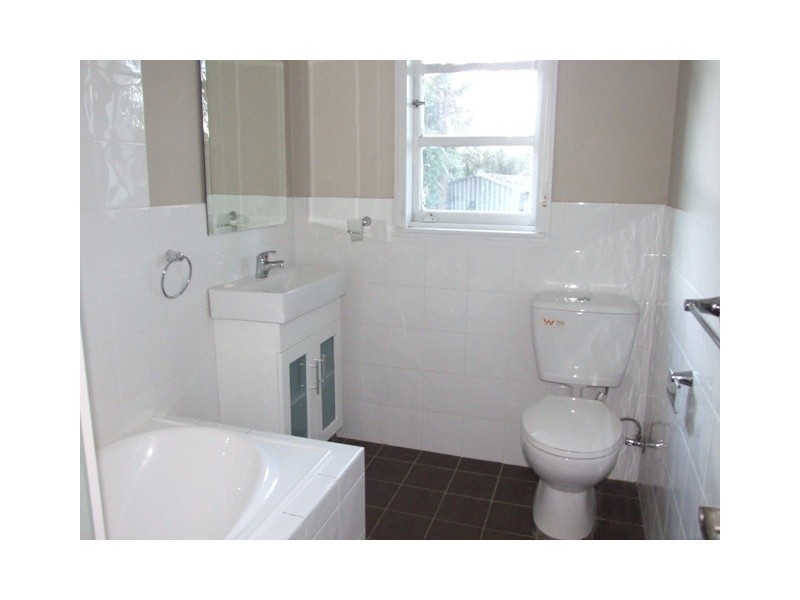 46 WAITAKI CRESCENT, Lethbridge Park NSW 2770