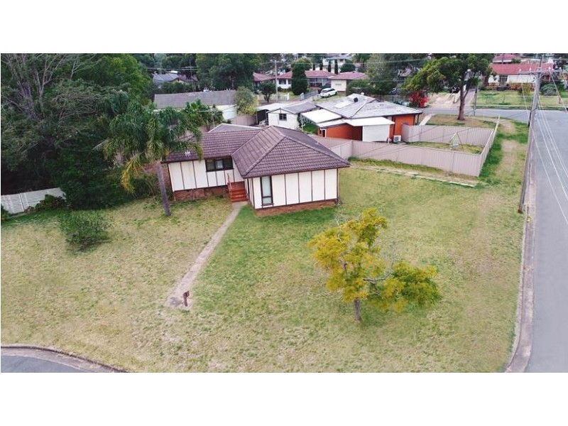 4 Picot Place, Blackett NSW 2770