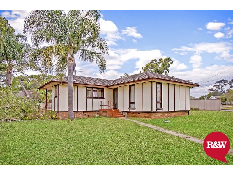 4 Picot Place, Blackett NSW 2770