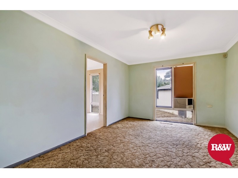 4 Picot Place, Blackett NSW 2770