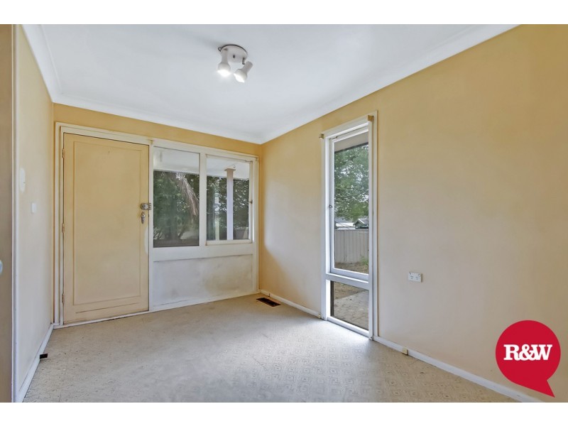 4 Picot Place, Blackett NSW 2770