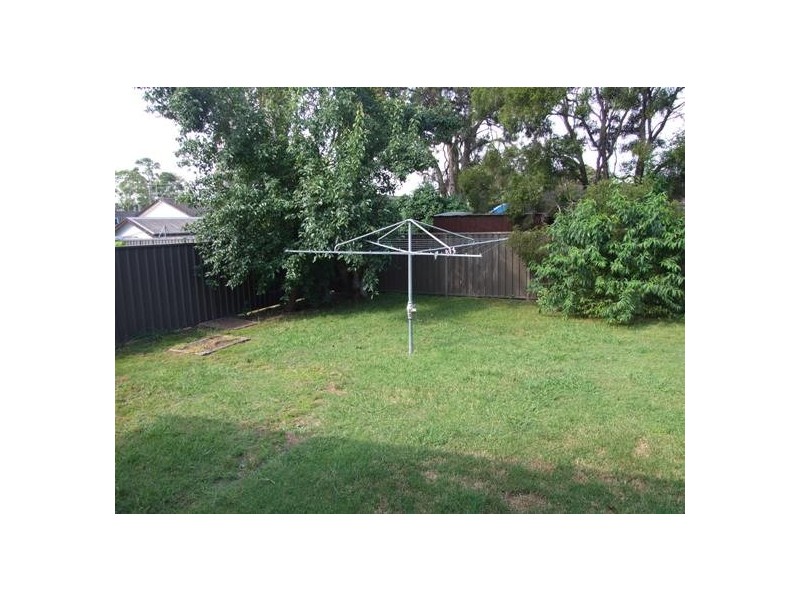 13 MANILA ROAD, Lethbridge Park NSW 2770