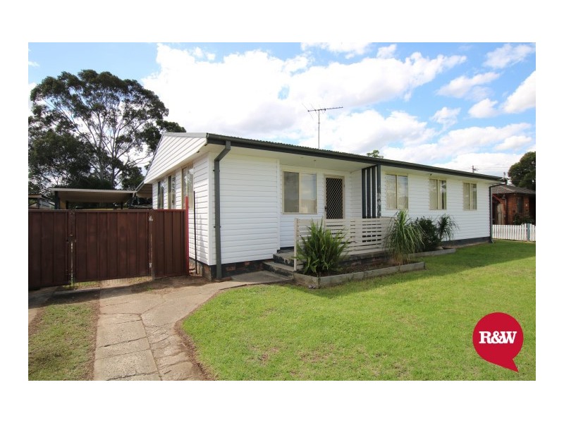 5 Tarawa Road, Lethbridge Park NSW 2770