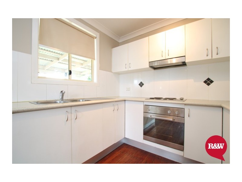 5 Tarawa Road, Lethbridge Park NSW 2770