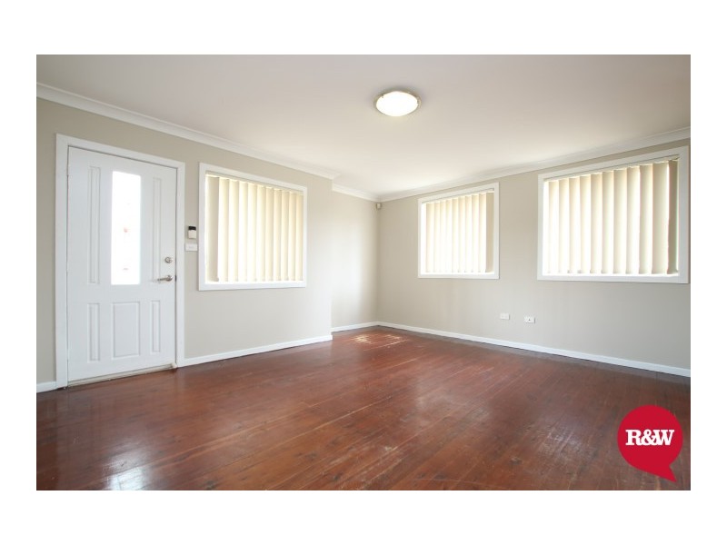 5 Tarawa Road, Lethbridge Park NSW 2770