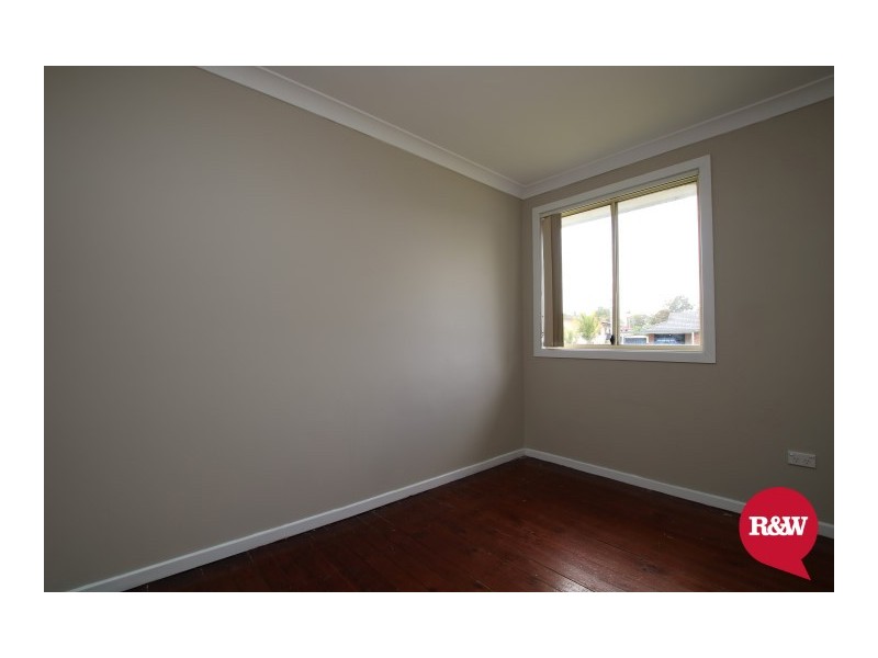 5 Tarawa Road, Lethbridge Park NSW 2770