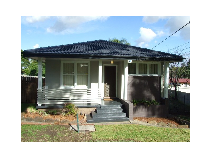 30 LUZON AVENUE, Lethbridge Park NSW 2770