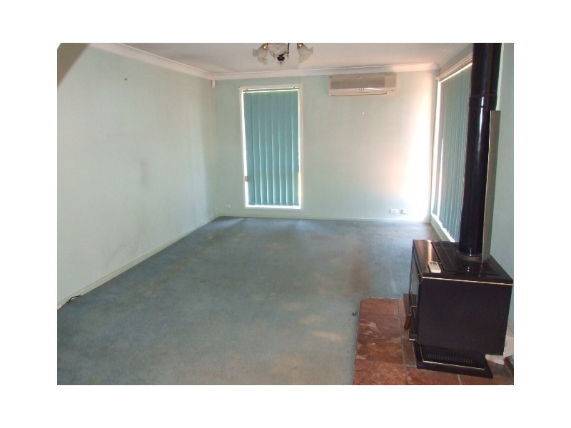 9 Cadell Glen, St Clair NSW 2759