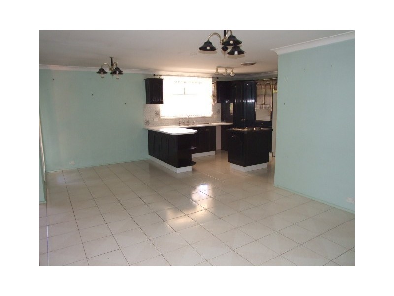 9 Cadell Glen, St Clair NSW 2759