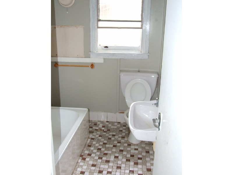 8 Hales Place, Blackett NSW 2770