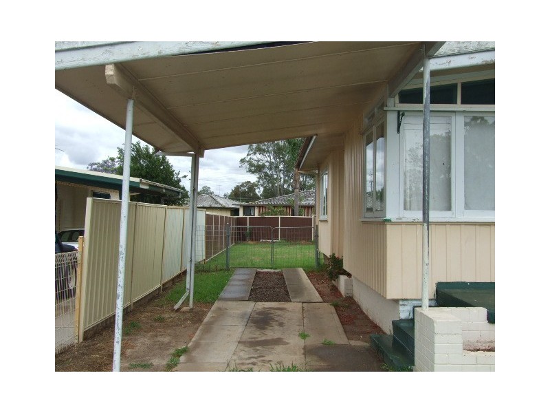 8 Hales Place, Blackett NSW 2770