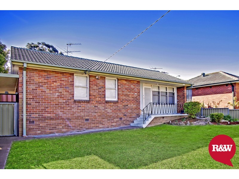 4 Gasmata Crescent, Whalan NSW 2770