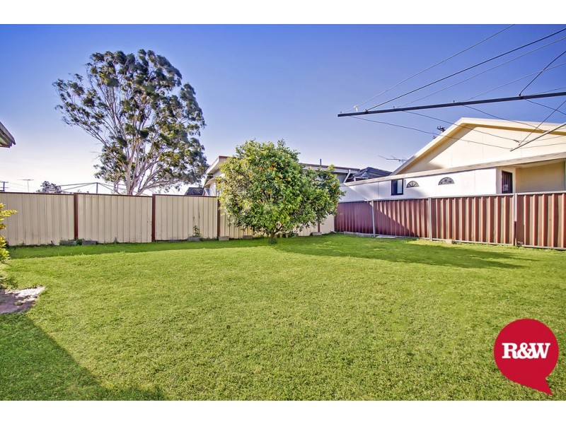 4 Gasmata Crescent, Whalan NSW 2770