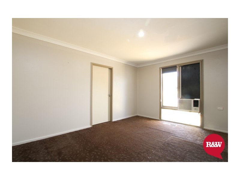 4 Picot Place, Blackett NSW 2770