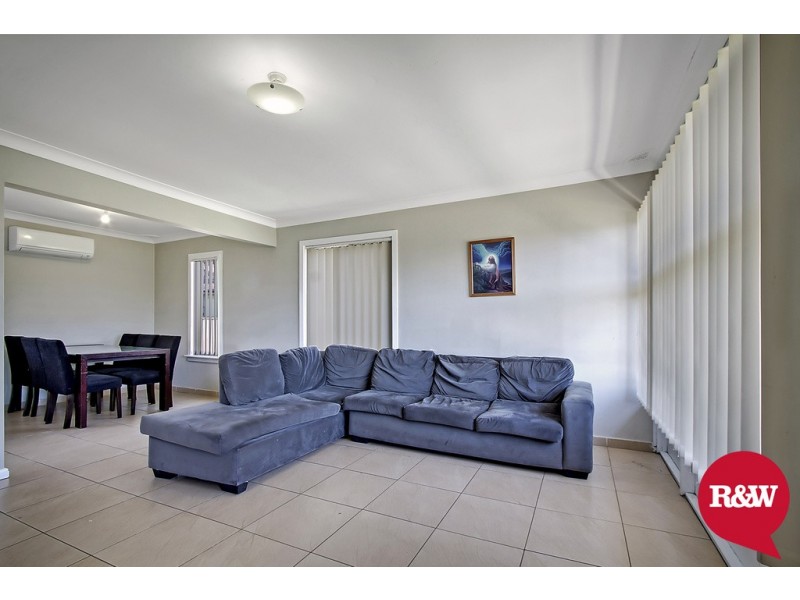 5 Aitape Crescent, Whalan NSW 2770