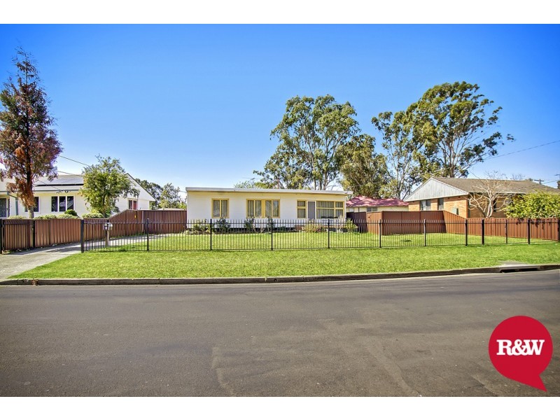 5 Aitape Crescent, Whalan NSW 2770