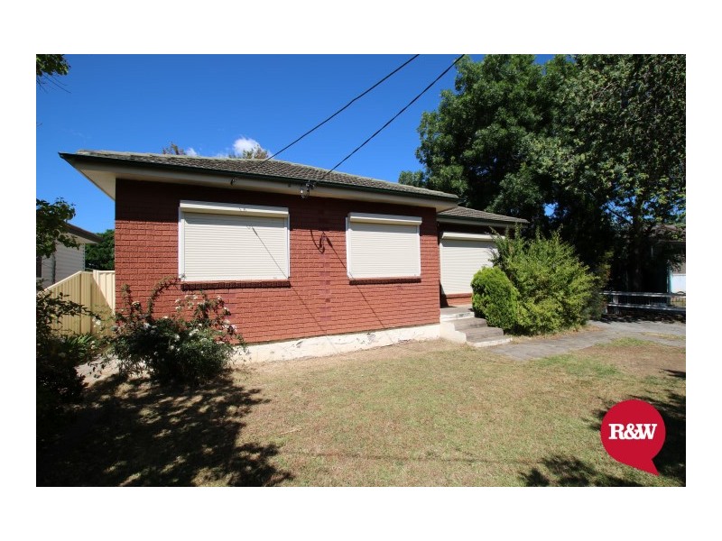 32 Woodview Road, Oxley Park NSW 2760