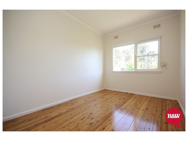 32 Woodview Road, Oxley Park NSW 2760