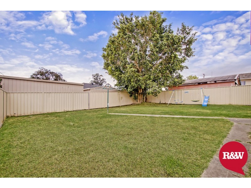 24 Waikanda Crescent, Whalan NSW 2770