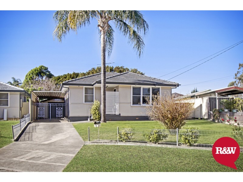 8 Arthur Place, Colyton NSW 2760