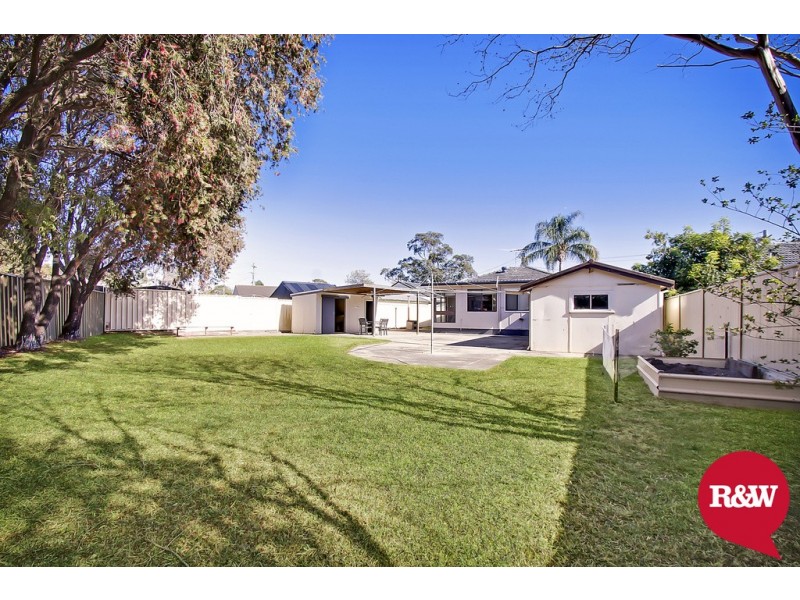 8 Arthur Place, Colyton NSW 2760