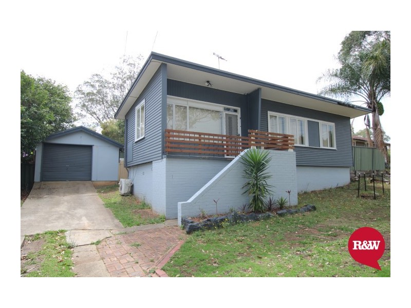 9 Kista Dan Avenue, Tregear NSW 2770