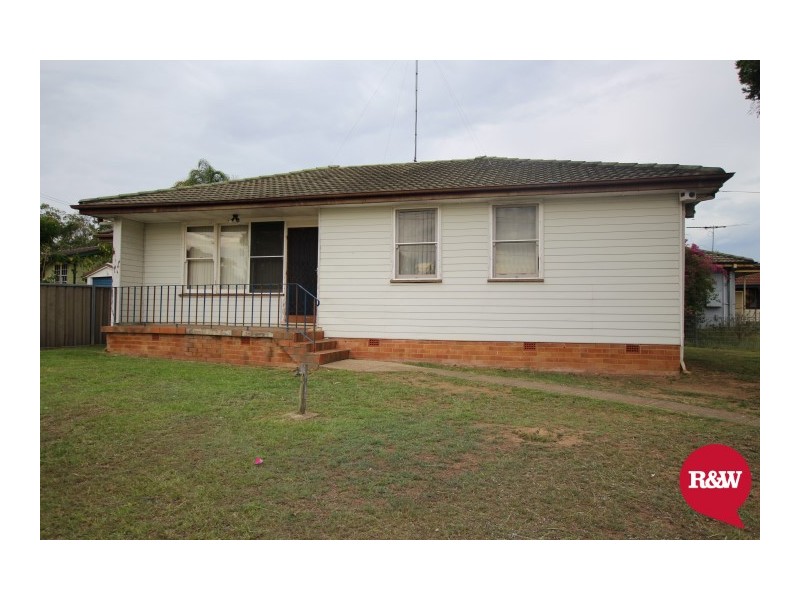 16 Tasman Avenue, Lethbridge Park NSW 2770