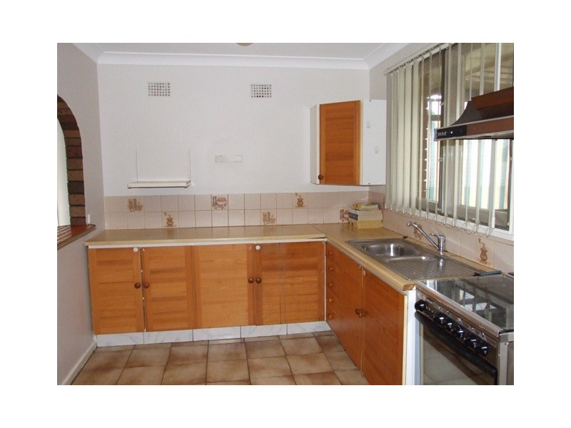 32 DISCOVERY AVENUE, Willmot NSW 2770