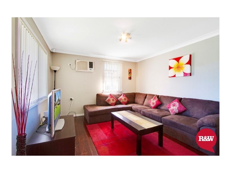 7 Luzon Avenue, Lethbridge Park NSW 2770