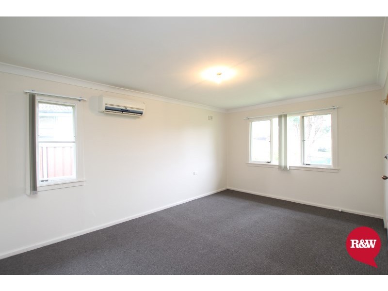 27 Kista Dan Avenue, Tregear NSW 2770