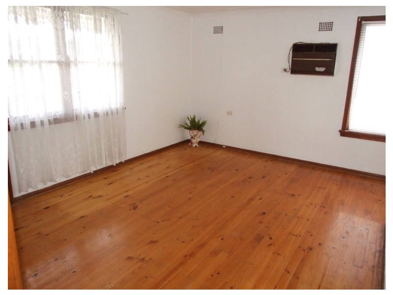 35 LANG CRESCENT, Blackett NSW 2770