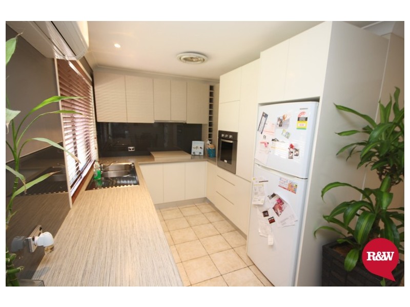 18 Hillview Place, Glendenning NSW 2761