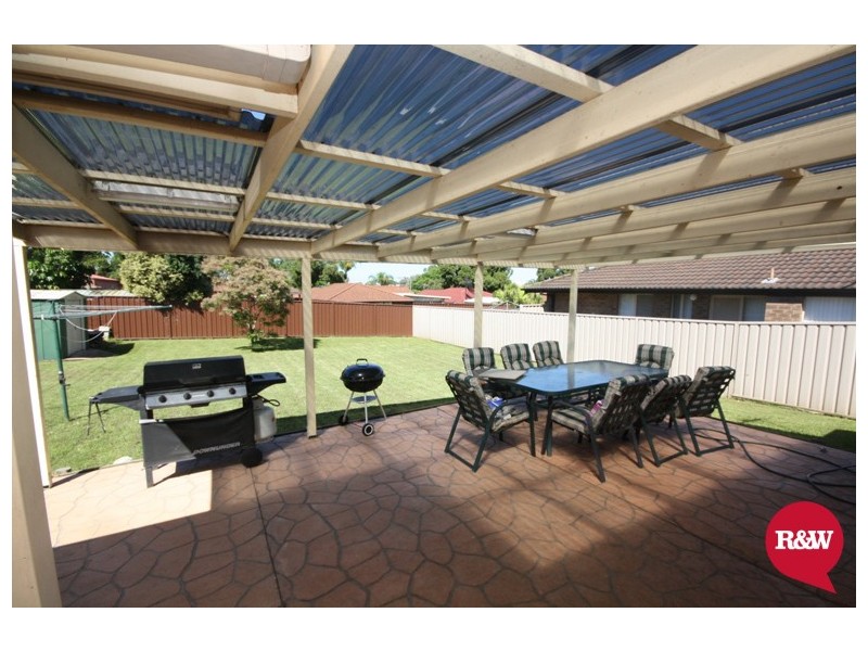 18 Hillview Place, Glendenning NSW 2761