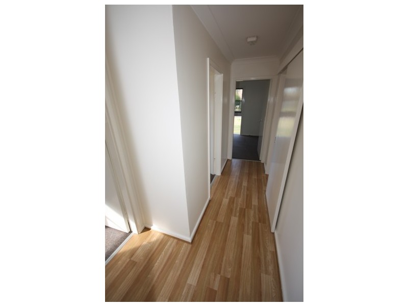 7 MANGARIVA AVENUE, Lethbridge Park NSW 2770