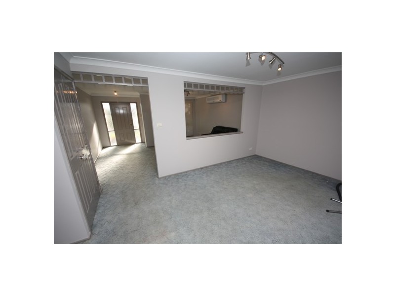 3B DRYDEN AVENUE, Oakhurst NSW 2761