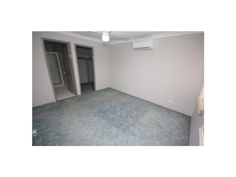 3B DRYDEN AVENUE, Oakhurst NSW 2761