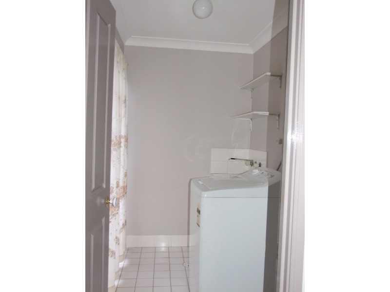 3B DRYDEN AVENUE, Oakhurst NSW 2761