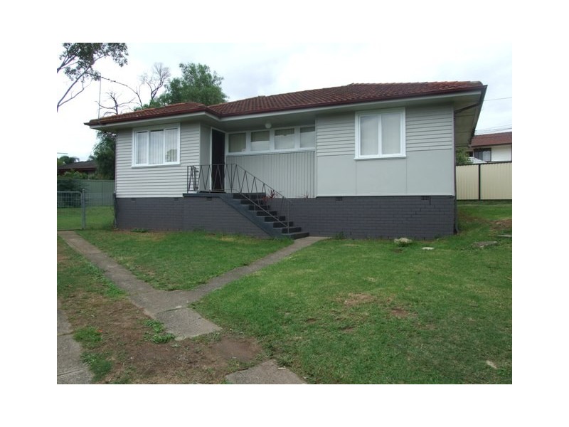 10 MIKKELSEN AVE, Tregear NSW 2770