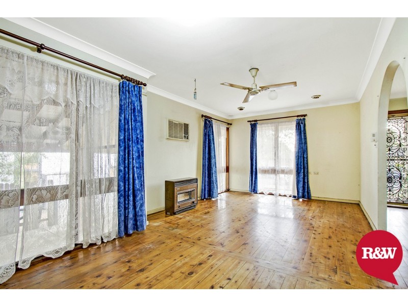 60 Marquesa Crescent, Lethbridge Park NSW 2770