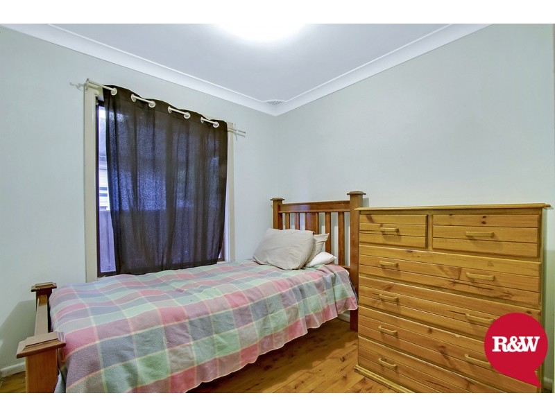 60 Marquesa Crescent, Lethbridge Park NSW 2770