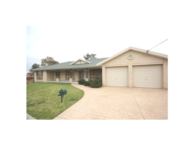 2  ALMA PLACE, Rooty Hill NSW 2766