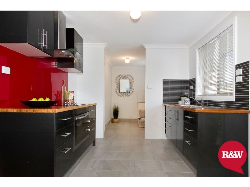 8 Chilton Avenue, Oakhurst NSW 2761